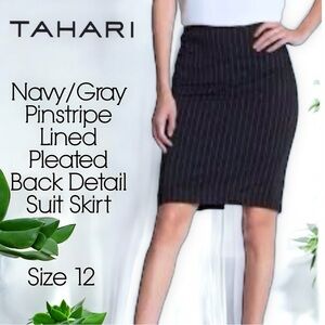 Tahari ASL Navy/Gray Pinstripe Lined Pleated Back Detail Pencil Suit Skirt
